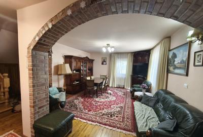 Casa 5 camere, zona ultracentrala, 1500mp teren, Radauti - 19