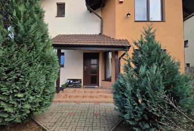 Proprietar vand casa individuala cu 4 camere si teren de 820 mp - Dumbravita - 1