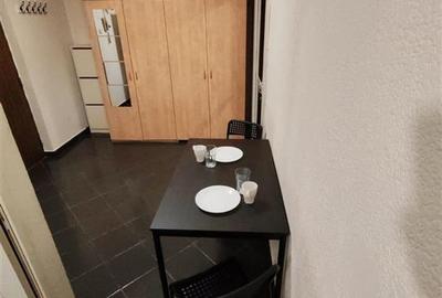 Garsonieră decomandată, mobilată în Tei - 8