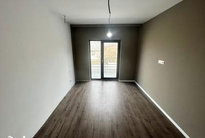 Casă cu 4 camere cu Teren 440 Mp în Tomești - 2