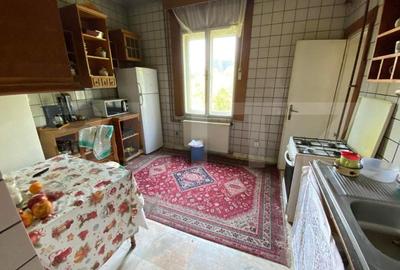 Apartament de 4 camere, decomandat, 212 mp si teren, zona Neptun - 10
