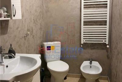 Apartament cu 4 camere decomandat în Todirel - 2