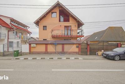 Casă cu 7 camere cu Teren 300 Mp în Central - 7