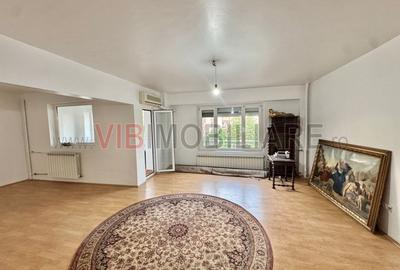 Apartament cu 4 camere decomandat în Virtuții