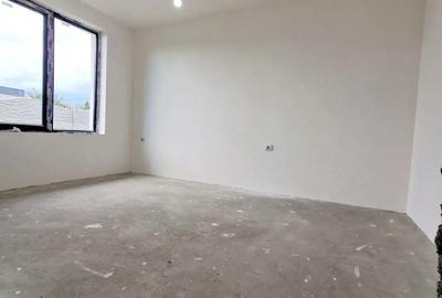 Propietar vand casa 3 camere pod decent pentru depozitare plus beci. acces la bulevard 70m - 6