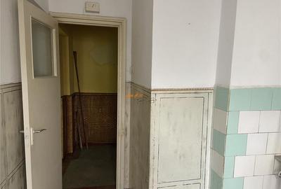 Apartament 2 camere ,50 mp , cartier Gara , et 3/4 , liber - 2