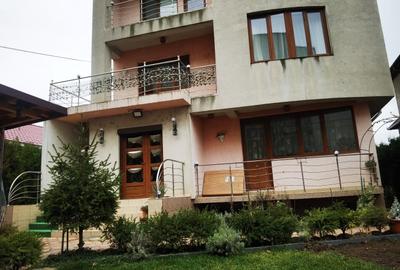 Casă individuală cu 10 camere cu Teren 360 Mp în Central - 2