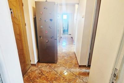 Vânzare apartament 3 camere | Zona Vest – Lămâița | Etaj 10/10 - 7