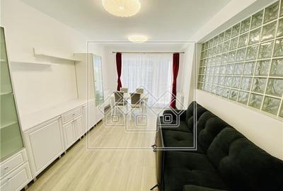 Apartament cu 3 camere decomandat în Piața Cluj - 1