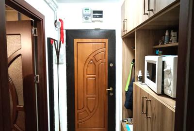 2 camere Lujerului – etaj 1, balcon, centrală proprie, metrou 600 m, ideal famil