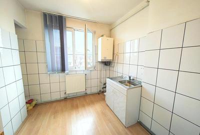 Apartament cu 3 camere semidecomandat în Hunedoara - 2