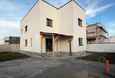 Casa individuala P+1, 3 dormitoare, 324 mp teren, zona Magno - 13