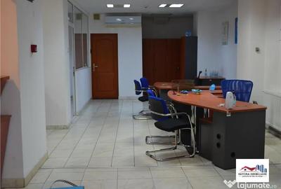 Spațiu comercial, de 180 mp, în Central - 8