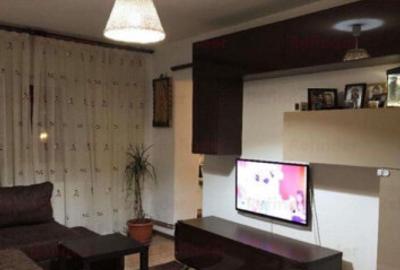 Apartament cu 3 camere decomandat în 9 Mai
