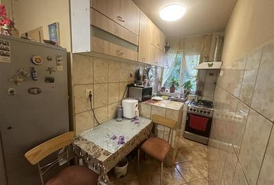 Apartament cu 3 camere nedecomandat, mobilat în Șagului