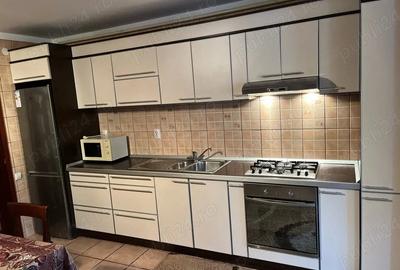 Apartament cu 3 camere decomandat în Central - 2