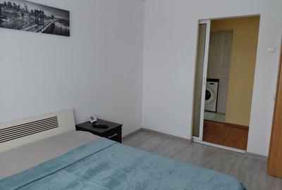 Apartament cu 4 camere decomandat în Micro 20 - 4