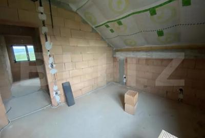 Casă cu 4 camere cu Teren 700 Mp în Aghireș - 1