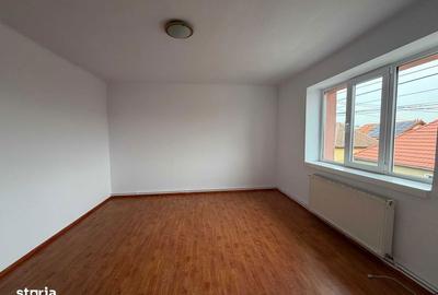 Casă cu 3 camere cu Teren 80 Mp în Trei Stejari