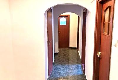 Cireșica,3 camere decomandat - 2