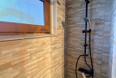 Apartament cu 2 camere decomandat în CET - 6