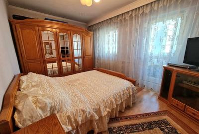 Apartament cu 5 camere decomandat, mobilat în Păcii - 23