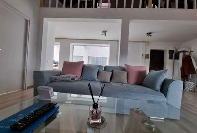 Apartament cu 4 camere decomandat în Ostratu - 2