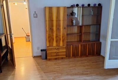 Apartament cu 2 camere semidecomandat în 1 Decembrie 1918