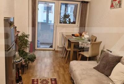 Apartament cu 3 camere decomandat în Ultracentral