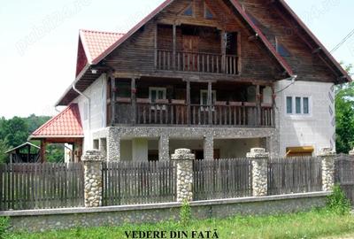 Casă cu 4 camere cu Teren 2385 Mp în Făgețelu - 2
