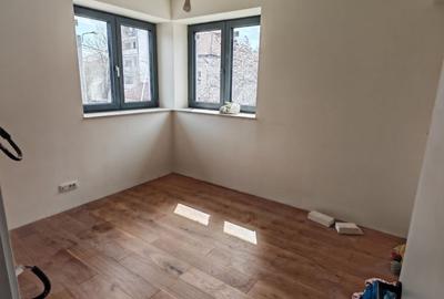 Casă cu 5 camere cu Canalizare în Parcul Circului - 9