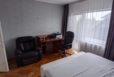 Casă cu etaj de vânzare, 5 camere, 2 băi, Dâmbu Rotund zona strada Livezeni - 9