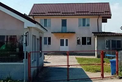 Casă cu 6 camere cu Teren 565 Mp în Ișalnița - 1
