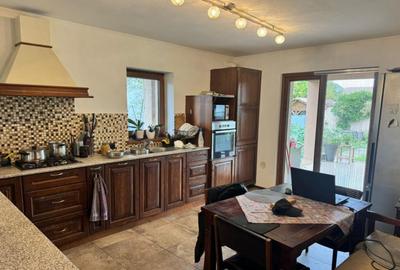 Casa superba intr-o zona lini?tita 4 dormitoare, 3 - 6