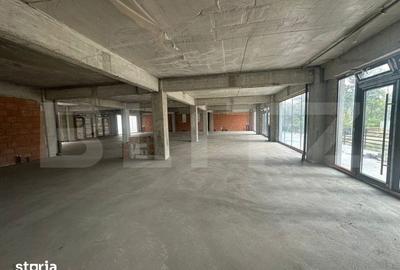 Spațiu comercial, de 100 mp, în Central