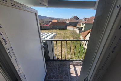 Apartament cu 2 camere decomandat în Caransebeș - 4