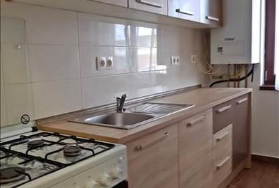 Apartament cu 2 camere decomandat, mobilat în Tractorul - 7