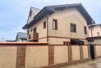 Casă cu 4 camere cu Canalizare în Exterior Nord - 1