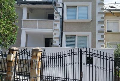 Apartament cu 2 camere decomandat în Central - 1