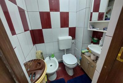 Apartament cu 4 camere semidecomandat în Central - 3