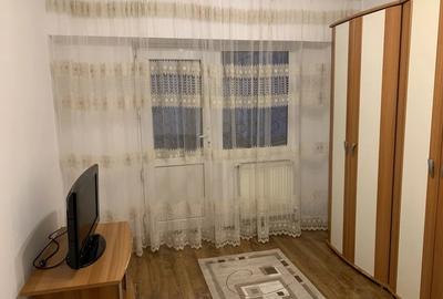 Apartament de închiriat cu  2 camere, zona Casa de Cultură - 2