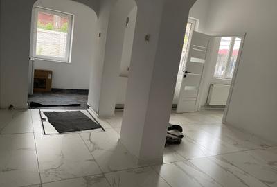 Casă cu 2 camere cu Teren 80 Mp în Iancului