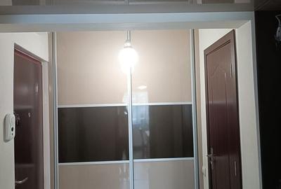 APARTAMENT 3 CAMERE DECOMANDAT CONFORT 0 ZONA POARTA 6 - 14