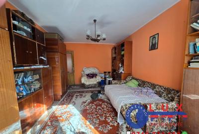 ID 3620 Apartament 3 camere + GARAJ + BOXA ID 3620 Apartament 3 camere + GARAJ + BOXA - 2