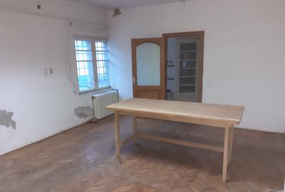 Casă cu 2 camere cu Teren 298 Mp în 16 Februarie - 5