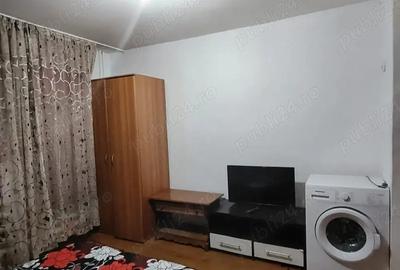 Proprietar vand garsoniera 17 mp, zona UMT str Babadag nr 2 etaj 2 - 1