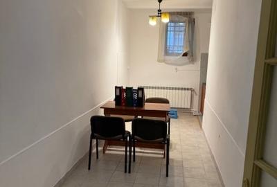 Apartament cu 3 camere decomandat în Gara de Nord