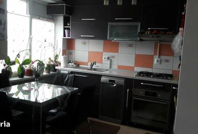Apartament cu 3 camere semidecomandat în Central - 5