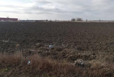 Teren  stradal , zona in dezvoltare , posibil marire suprafata . - 4