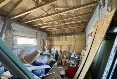 Casă cu 5 camere cu Teren 257 Mp în Valu lui Traian - 8